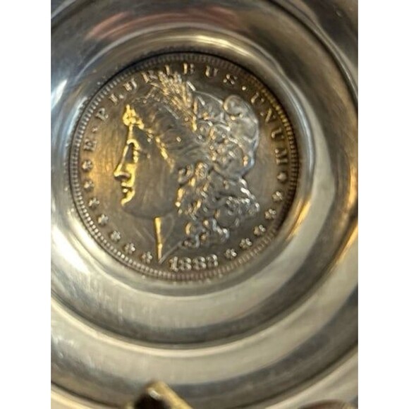 RARE Sterling Silver Ridged Trinket dish with an 1882 Morgan Silver Dollar Base - Picture 2 of 10